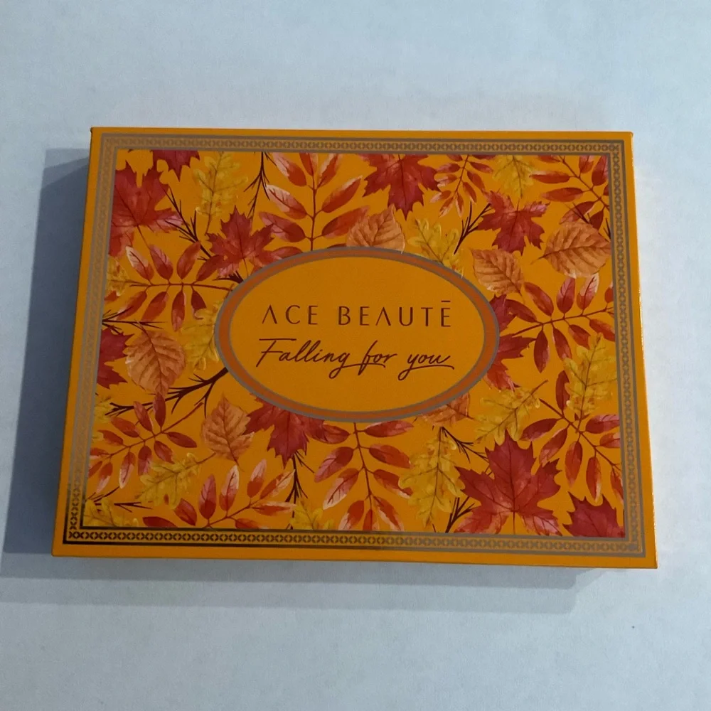 NEW‎ ACE BEAUTĒ FALLING FOR YOU EYESHADOW PALETTE